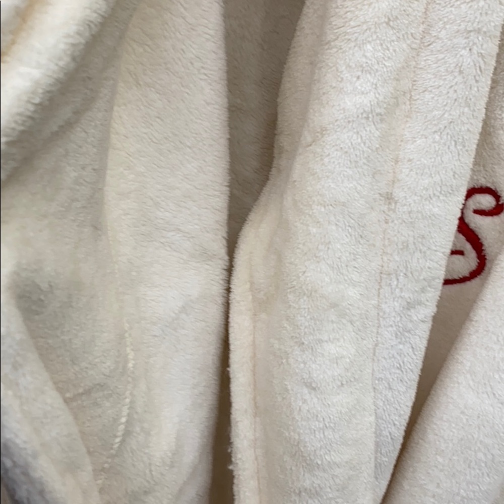 Soft Robe with letter S - Picture 7 of 10